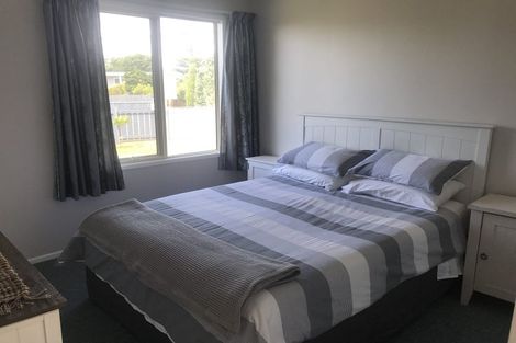 Photo of property in 53 William Street, Waikanae Beach, Waikanae, 5036