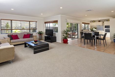 Photo of property in 7 Nad Place, East Tamaki Heights, Auckland, 2016