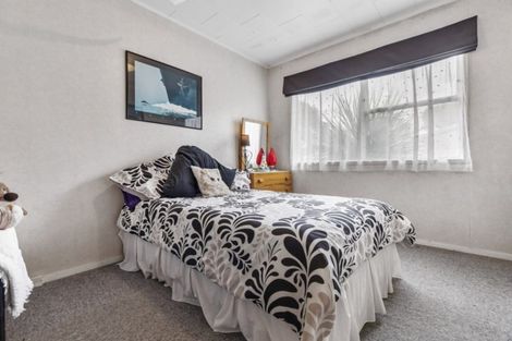 Photo of property in 8 Allington Road, Massey, Auckland, 0614