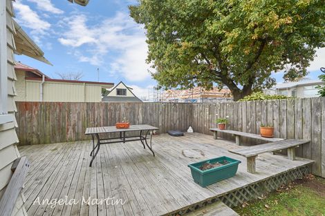 Photo of property in 400 Featherston Street, Palmerston North, 4414