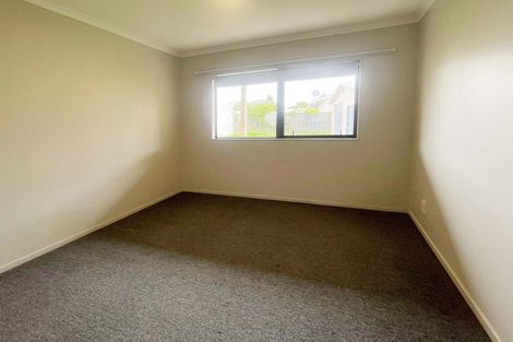Photo of property in 24 Sutton Crescent, Papakura, 2110