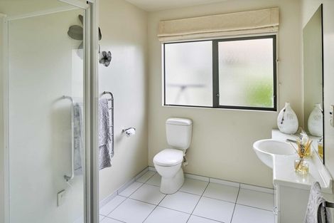 Photo of property in 17 Paremata Drive, Paremata, Porirua, 5024