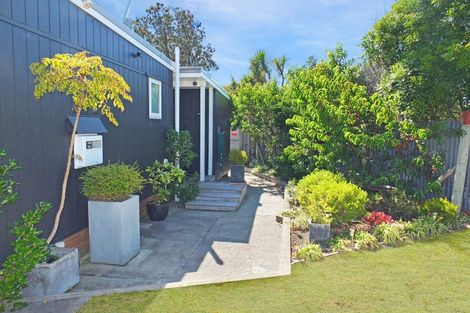 Photo of property in 3 Kent Terrace, Foxton Beach, Foxton, 4815