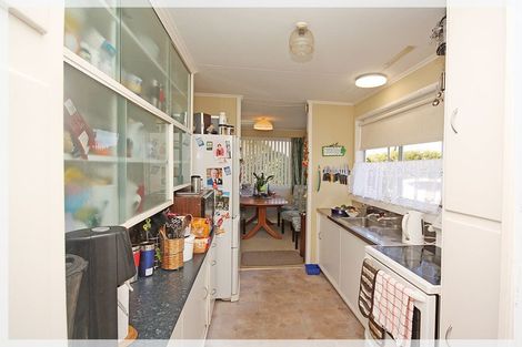 Photo of property in 12 Nuku Street, Tangimoana, 4822