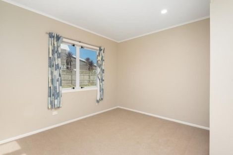 Photo of property in 107 Karewa Parade, Papamoa Beach, Papamoa, 3118