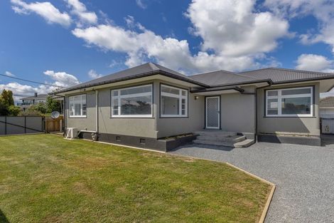 Photo of property in 19 Bowen Street, Levin, 5510