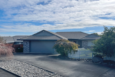 Photo of property in 2/12 Ayrshire Place, Somerville, Auckland, 2014