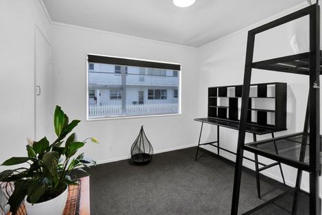 Photo of property in 2/353 Saint Aubyn, Moturoa, New Plymouth, 4310