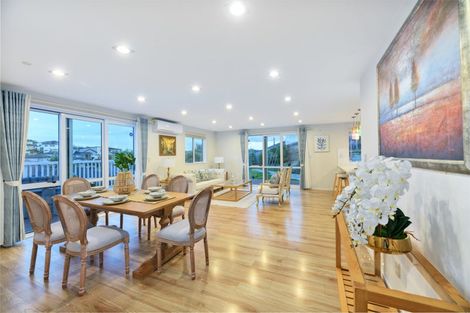 Photo of property in 4 San Casello Rise, Henderson, Auckland, 0612