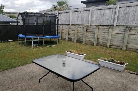 Photo of property in 10 Diamond Grove, Brown Owl, Upper Hutt, 5018