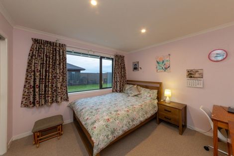 Photo of property in 199 Pacific Drive, Fitzherbert, Palmerston North, 4410