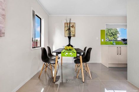 Photo of property in 100a Shifnal Drive, Randwick Park, Auckland, 2105