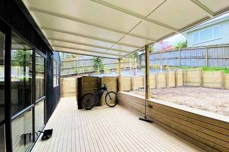 Photo of property in 2/6 Cresta Avenue, Beach Haven, Auckland, 0626