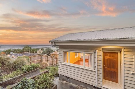 Photo of property in 61 Mount Pleasant Road, Mount Pleasant, Christchurch, 8081