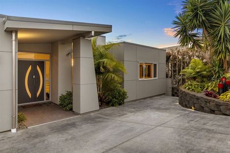 Photo of property in 146 Kittiwake Drive, Schnapper Rock, Auckland, 0632