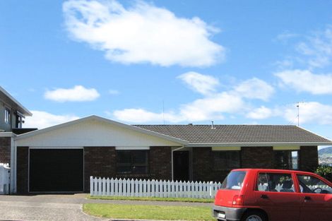 Photo of property in 1/4 Reeves Road, Acacia Bay, Taupo, 3330