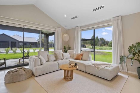 Photo of property in 8 Mooring Way, One Tree Point, 0118