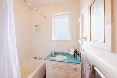 Photo of property in 44 Trinity Crescent, Pirimai, Napier, 4112