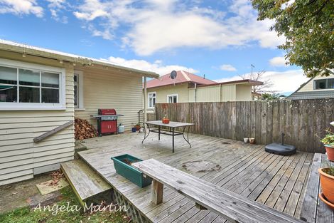 Photo of property in 400 Featherston Street, Palmerston North, 4414