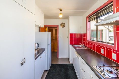Photo of property in 92 Tremewan Street, Tawa, Wellington, 5028
