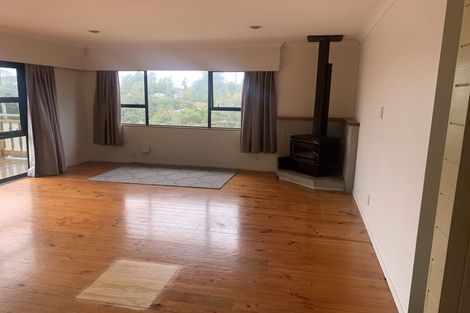 Photo of property in 1 Laingholm Drive, Laingholm, Auckland, 0604