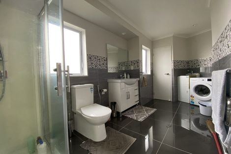 Photo of property in 53 Chatsworth Crescent, Pakuranga Heights, Auckland, 2010