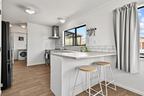 Photo of property in 23 Lane Road, Weymouth, Auckland, 2103