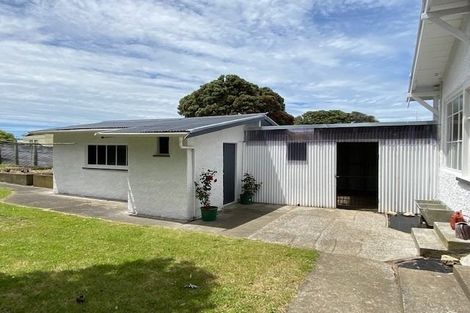 Photo of property in 4 Westbourne Terrace, Castlecliff, Whanganui, 4501
