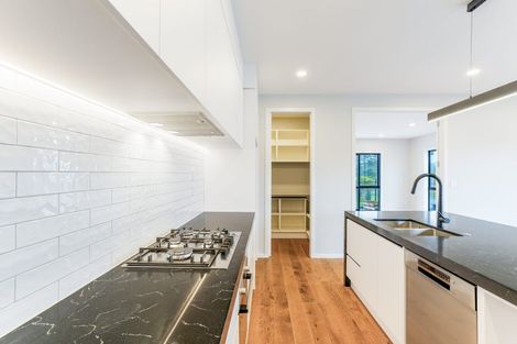 Photo of property in 11 Lewis Younie Road, Kumeu, 0810