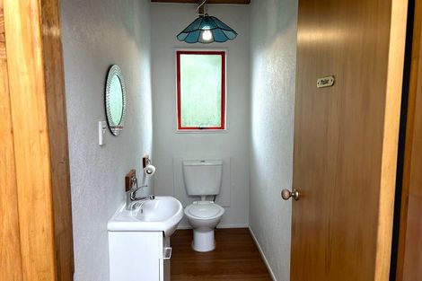 Photo of property in 1 Bay View Road, Raglan, 3225