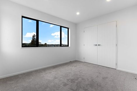 Photo of property in 8/1 Kahikatea Place, Ranui, Auckland, 0612