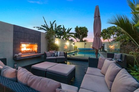 Photo of property in 8 Murray Road, Te Atatu Peninsula, Auckland, 0610