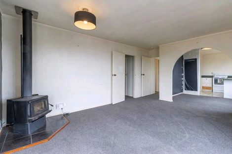 Photo of property in 17b Colchester Crescent, Newlands, Wellington, 6037