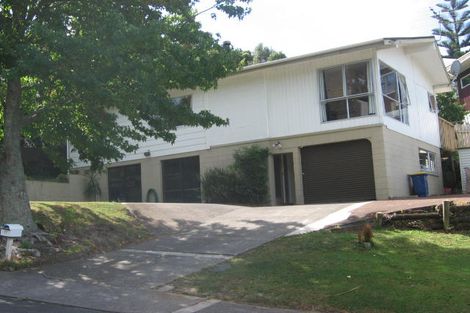 Photo of property in 77 Ayton Drive, Totara Vale, Auckland, 0629