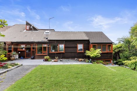 Photo of property in 60 Peter Terrace, Castor Bay, Auckland, 0620