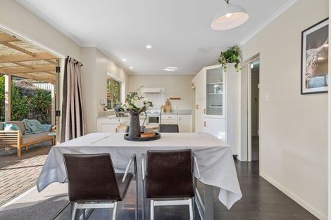 Photo of property in 16 Thelma Place, Lynmore, Rotorua, 3010