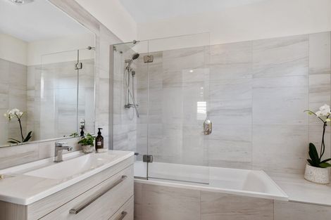 Photo of property in 31 Queens Parade, Devonport, Auckland, 0624