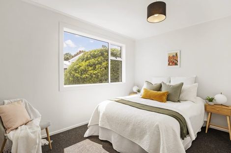 Photo of property in 36 Tio Tio Road, Miramar, Wellington, 6022