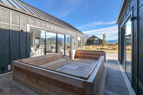 Photo of property in 19 Glenfiddich Road, Jacks Point, Queenstown, 9371