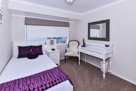 Photo of property in 15 Lemonwood Place, The Gardens, Auckland, 2105