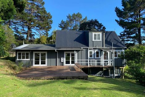 Photo of property in 225 Victory Road, Laingholm, Auckland, 0604