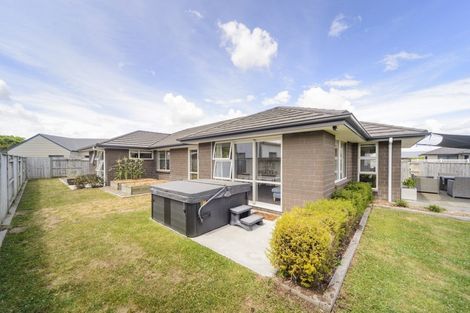 Photo of property in 14 Oak Crescent, Ashhurst, 4810