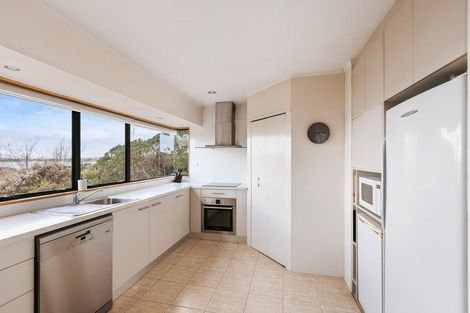 Photo of property in 96 Omokoroa Road, Omokoroa, 3114