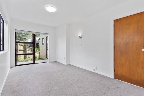 Photo of property in 2/11 Korotaha Terrace, Rothesay Bay, Auckland, 0630