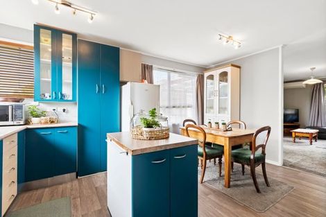 Photo of property in 10 Joshua Place, Weymouth, Auckland, 2103