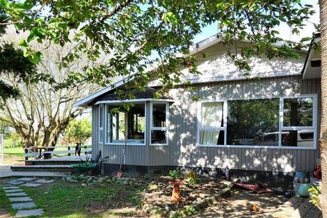 Photo of property in 82 Heatherlea West Road, Levin, 5575