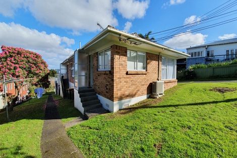 Photo of property in 1/242 Onewa Road, Birkenhead, Auckland, 0626