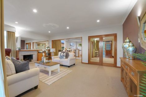 Photo of property in 112 Bleakhouse Road, Mellons Bay, Auckland, 2014