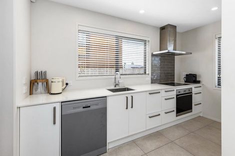 Photo of property in 1 Reg Pearce Way, Glen Innes, Auckland, 1072