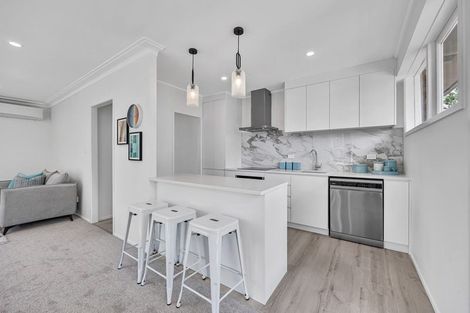 Photo of property in 2 Portadown Avenue, Pakuranga Heights, Auckland, 2010